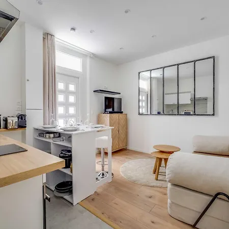 Modern 1br 4p -