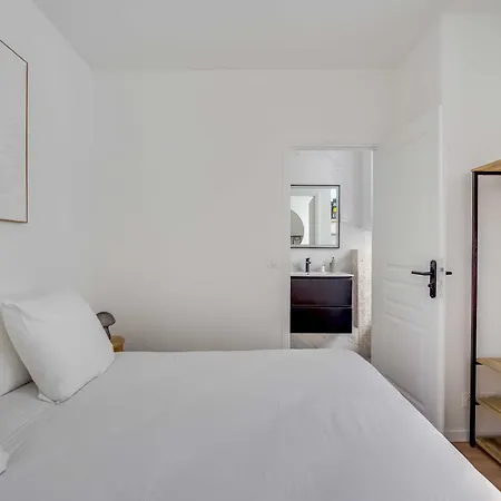Modern 1br 4p - *